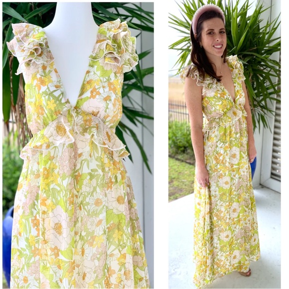 Aakaa Dresses & Skirts - Aakaa Long Floral Dress with Dramatic Ruffle and Bow Back Maxi Length Size Small
